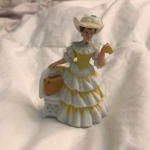 Avon mini mrs Albee doll